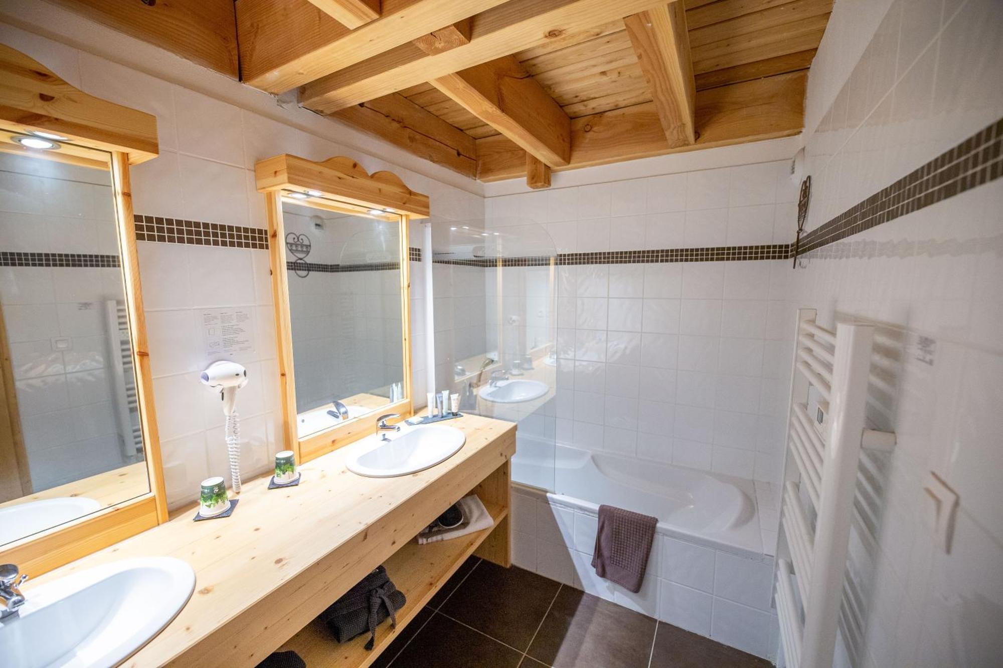 Montana Chalet Hotel & Spa Le Sauze Eksteriør bilde